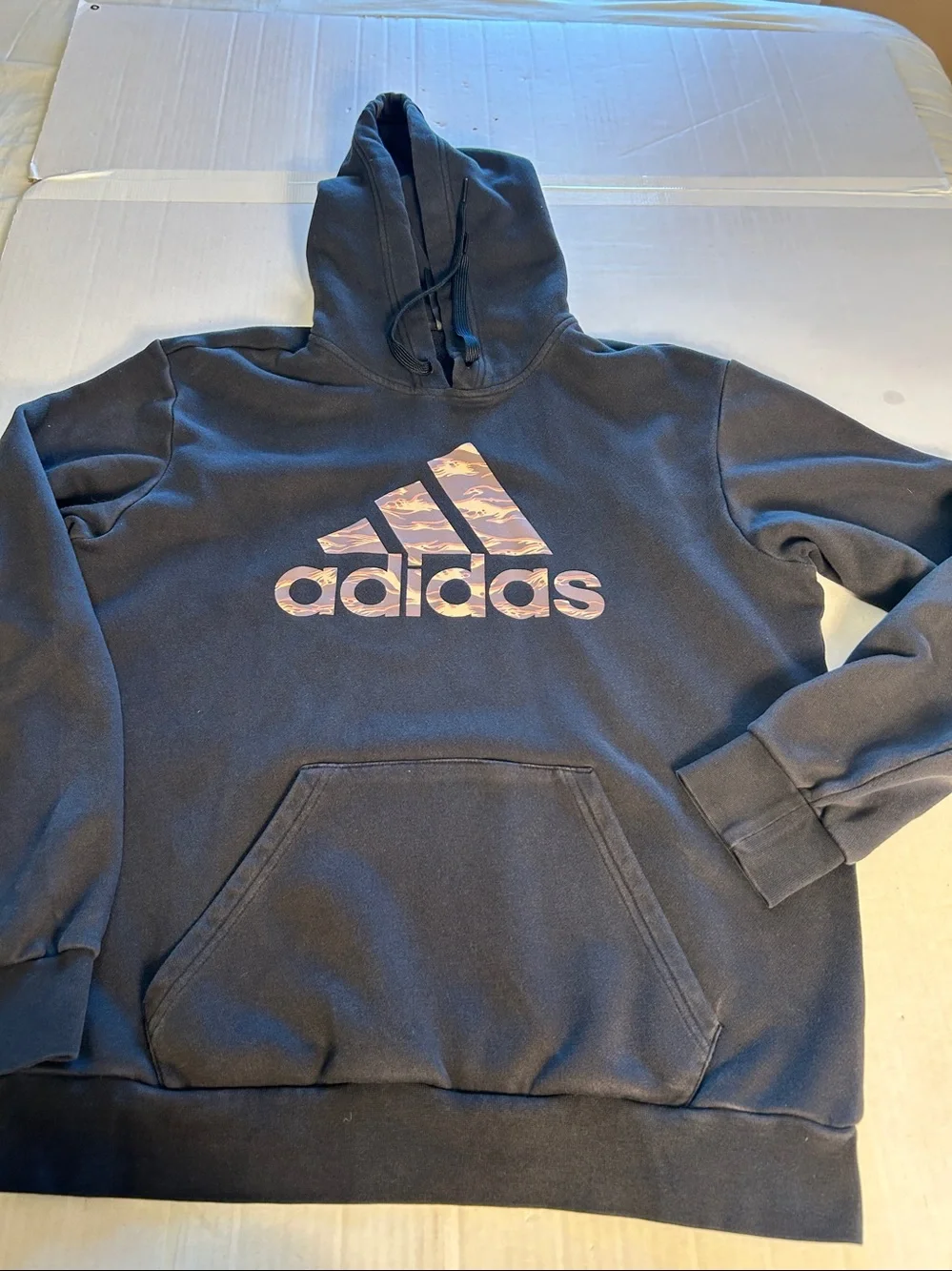 Adidas Men's Camo Badge of Sport Hoodie.  Sz M.  1W7002
